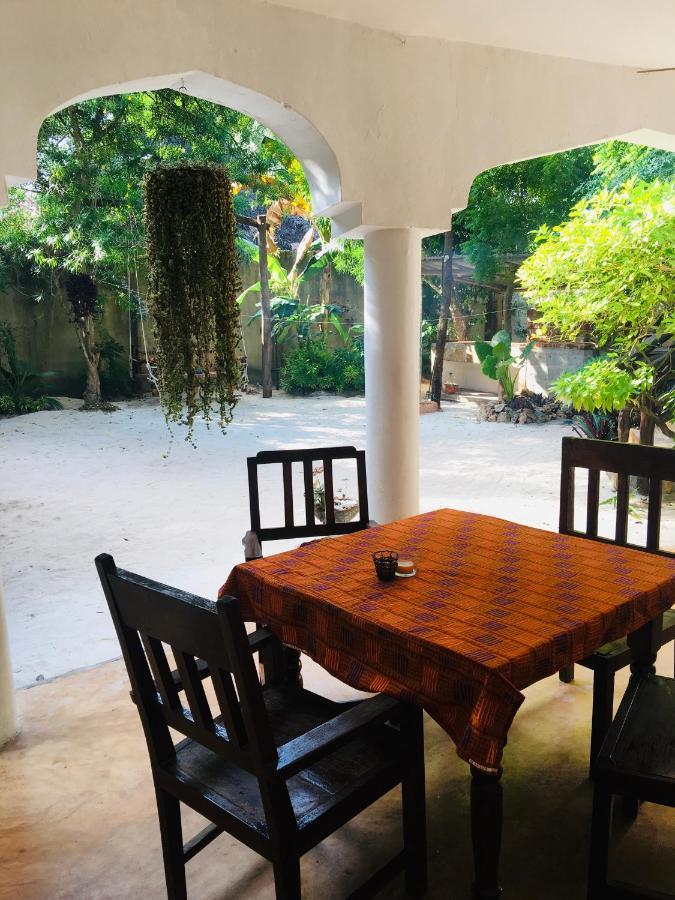 Casa Umoja 3*