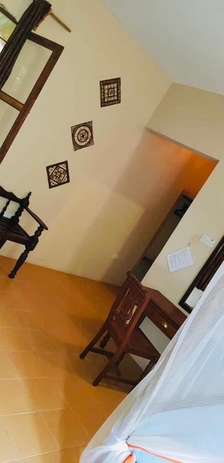 Casa Umoja 3*