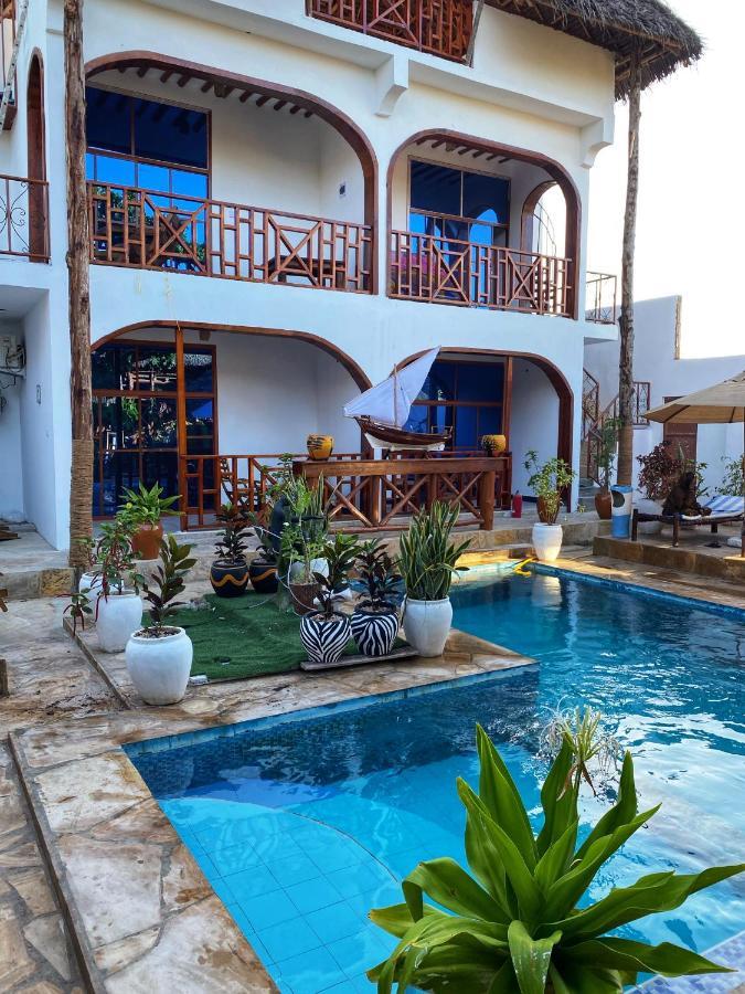 Utulivu Hotel 3*