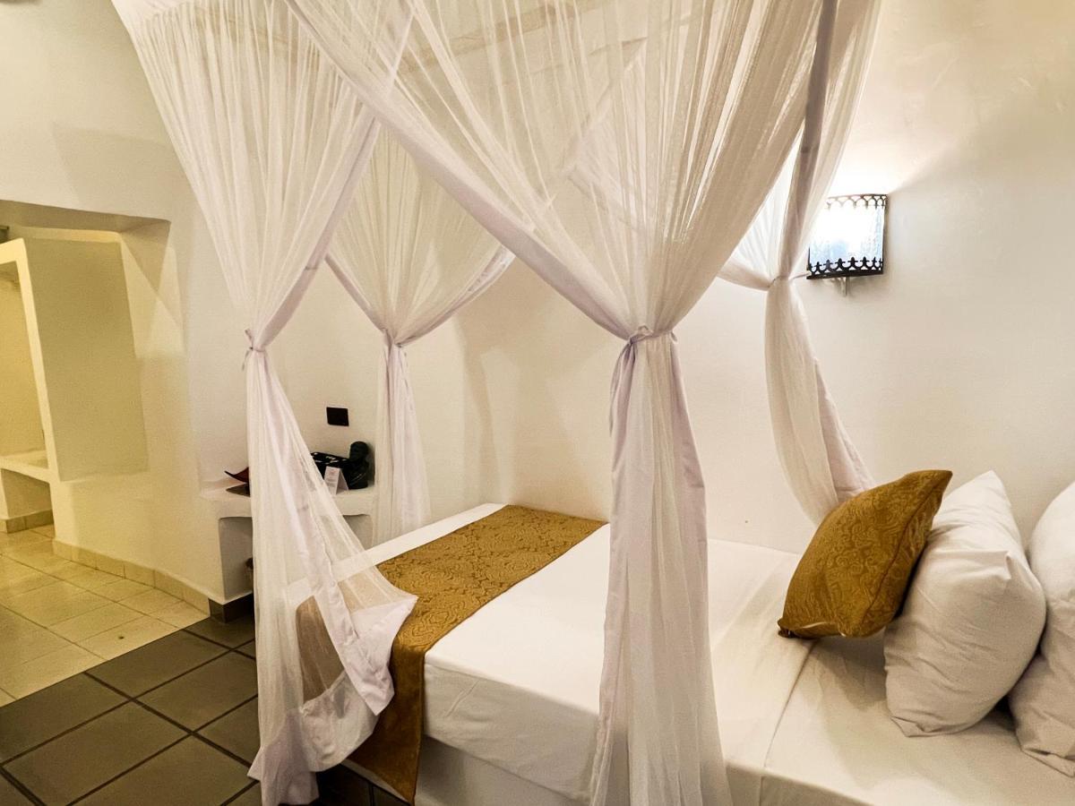 Zanzi House 3*