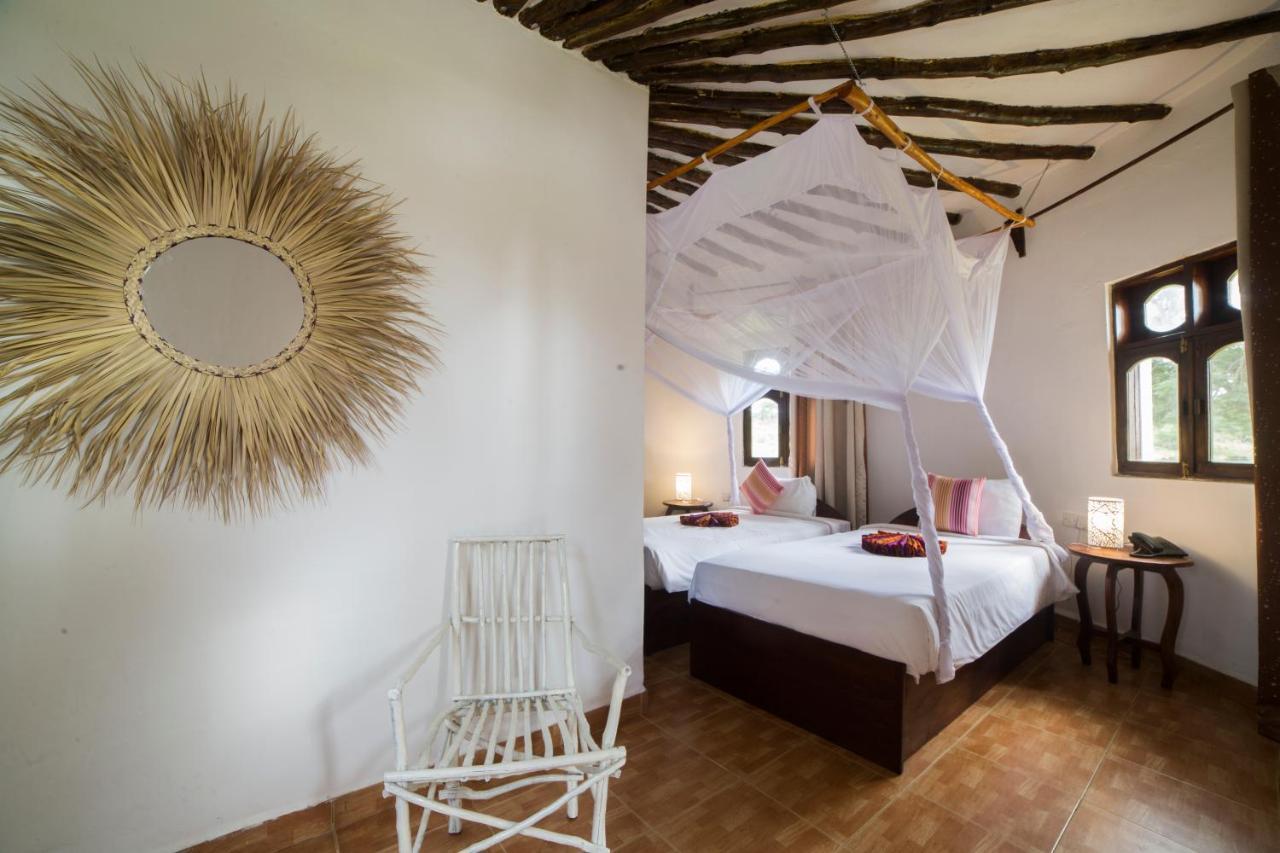Antonio Tree House & Uroa