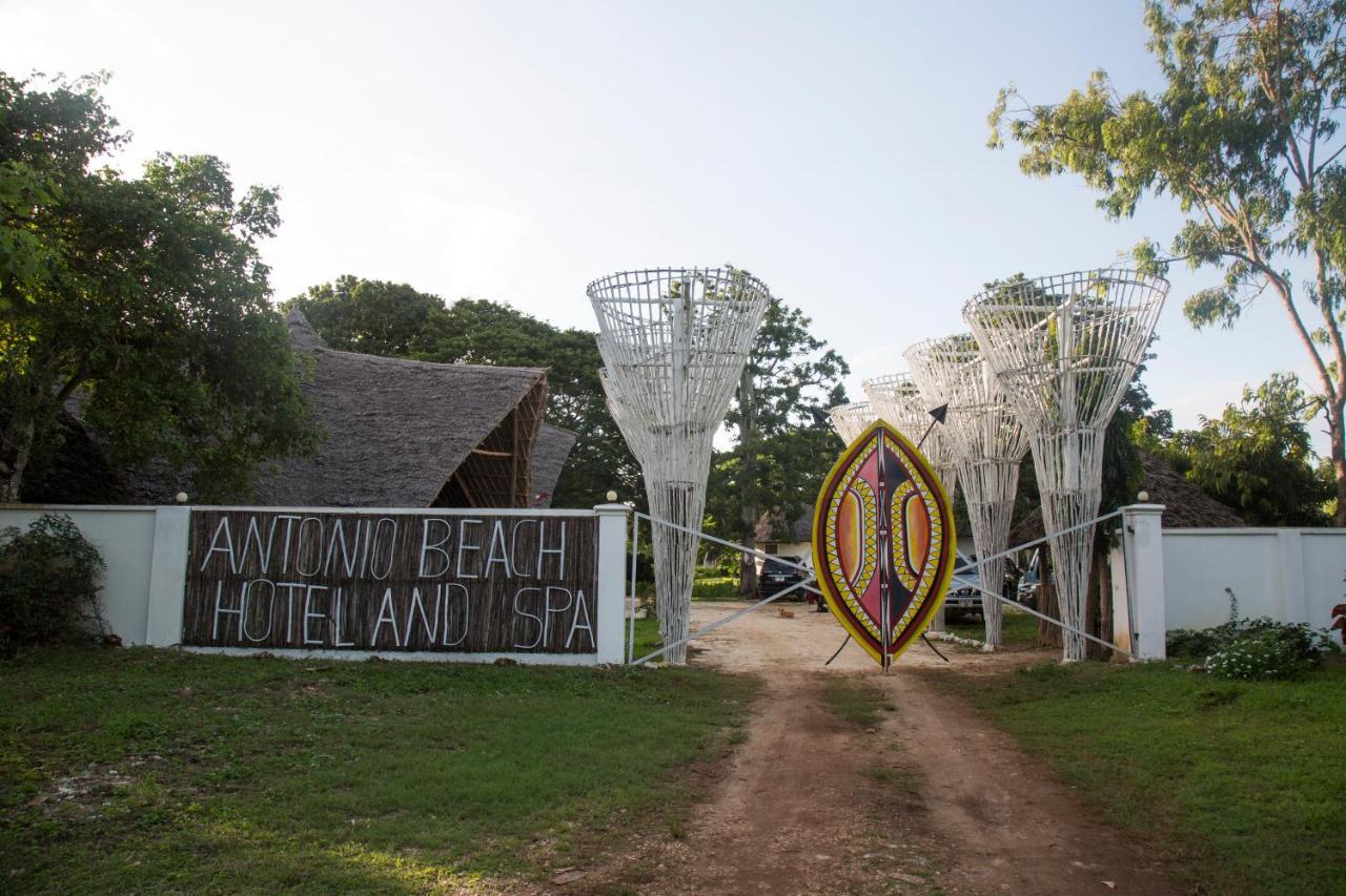 Hotel Antonio Tree House & 4*