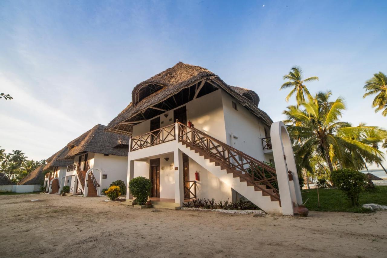Antonio Tree House & Hotel Uroa