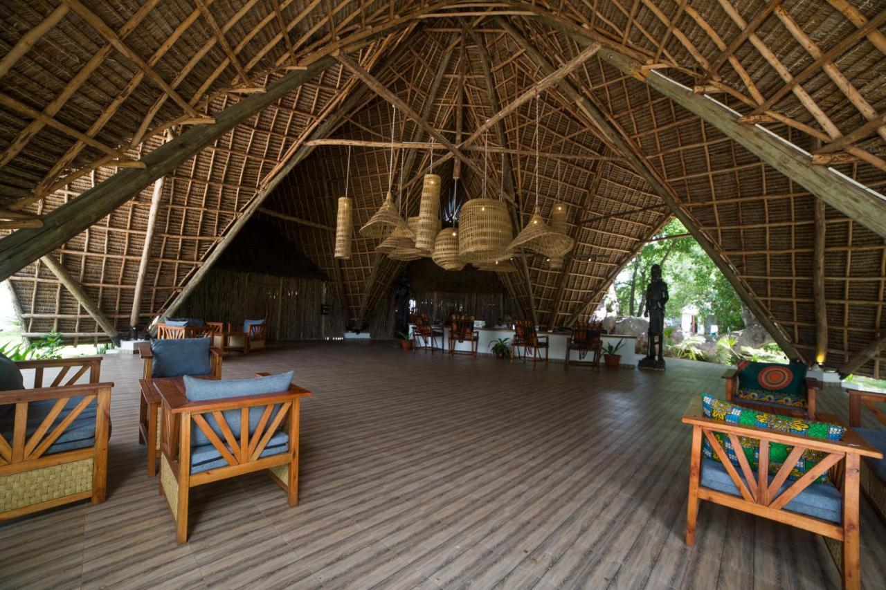 Antonio Tree House & 4*