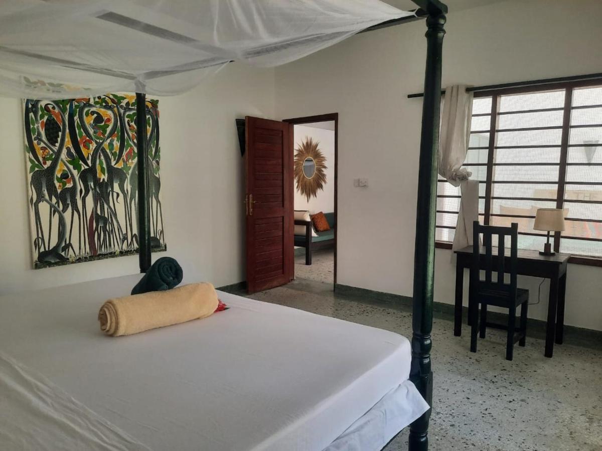 Promised Land Hotel 3*