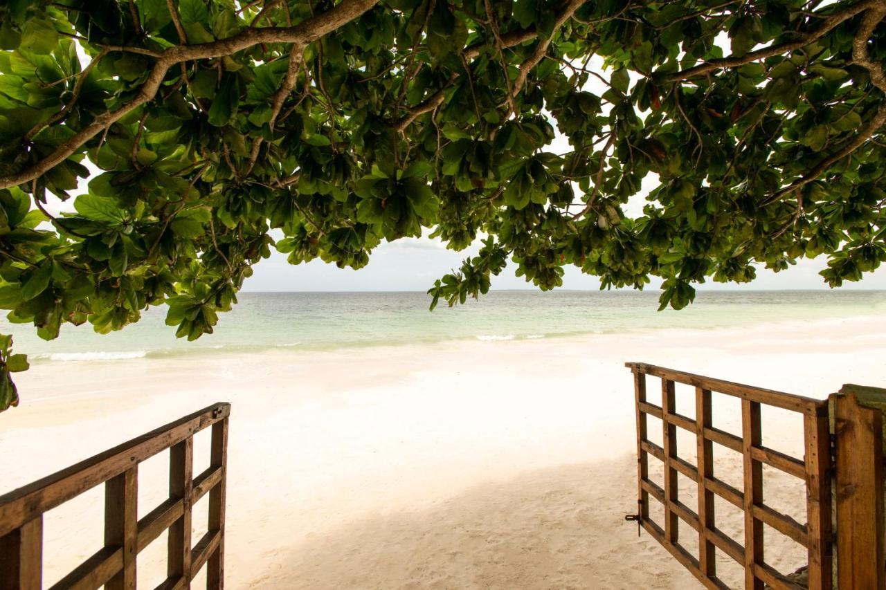 Hotel Uroa Beach Lodge