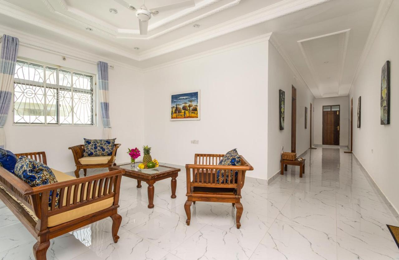 Uroa Beach Lodge 3*