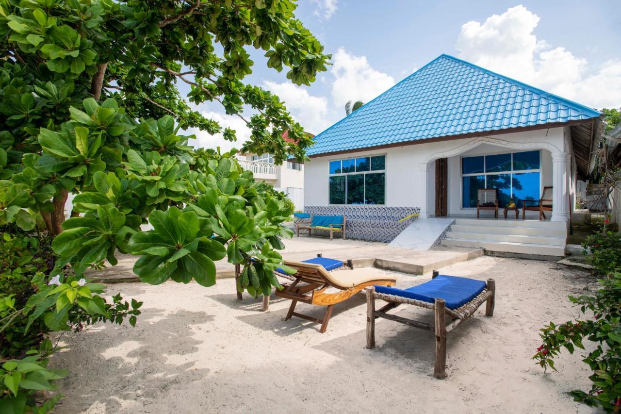 Hotel Uroa Beach Lodge 3*