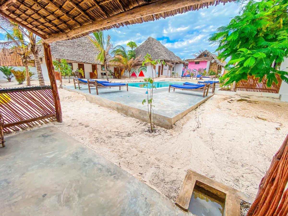 Ananda Lodge *