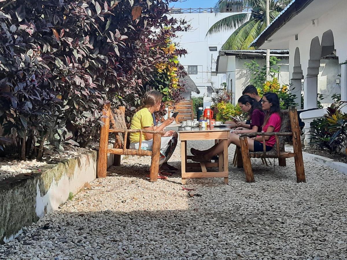 Ames Bed & Breakfast Nungwi