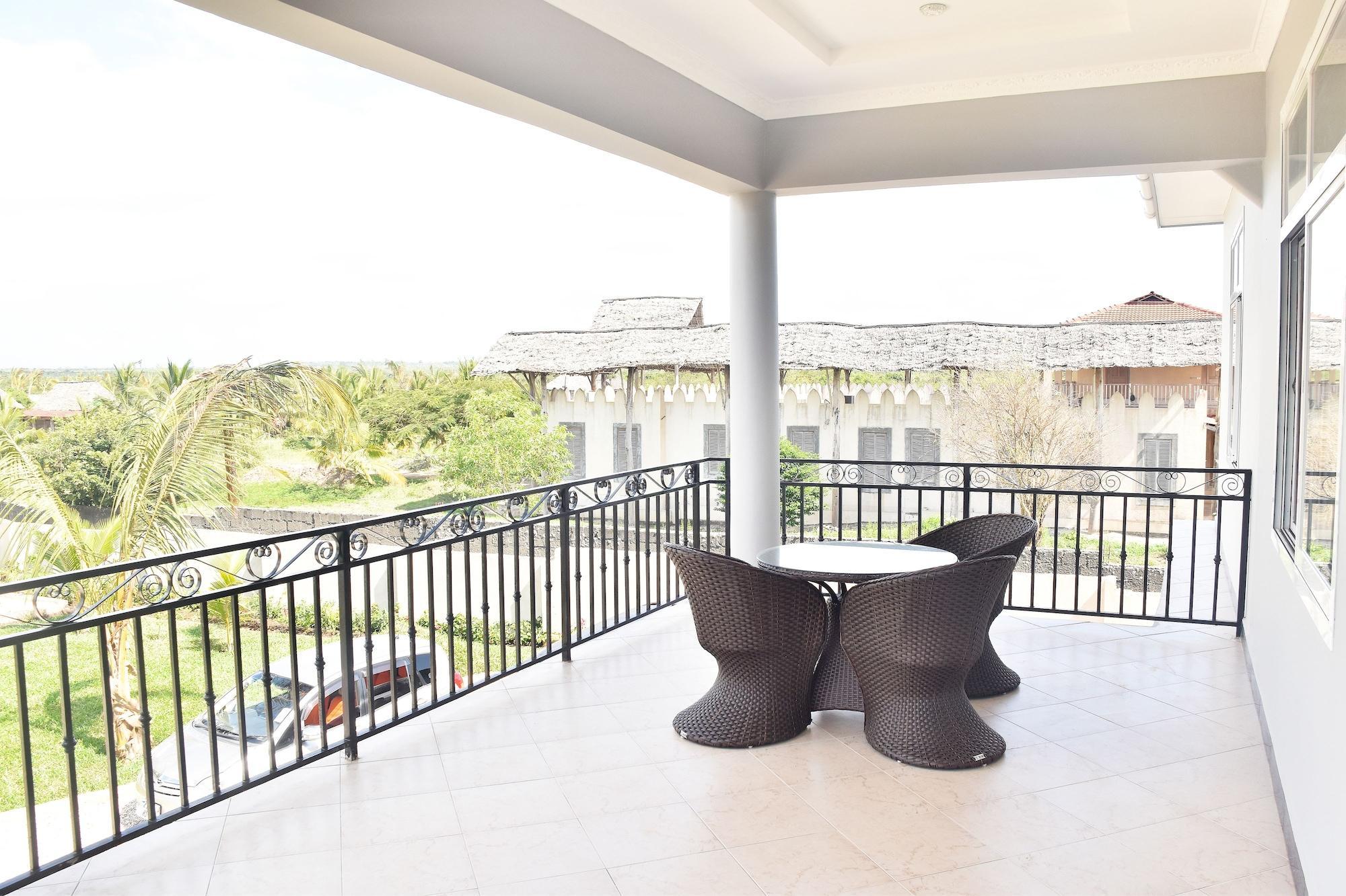 Sea Crest Hotel 3*