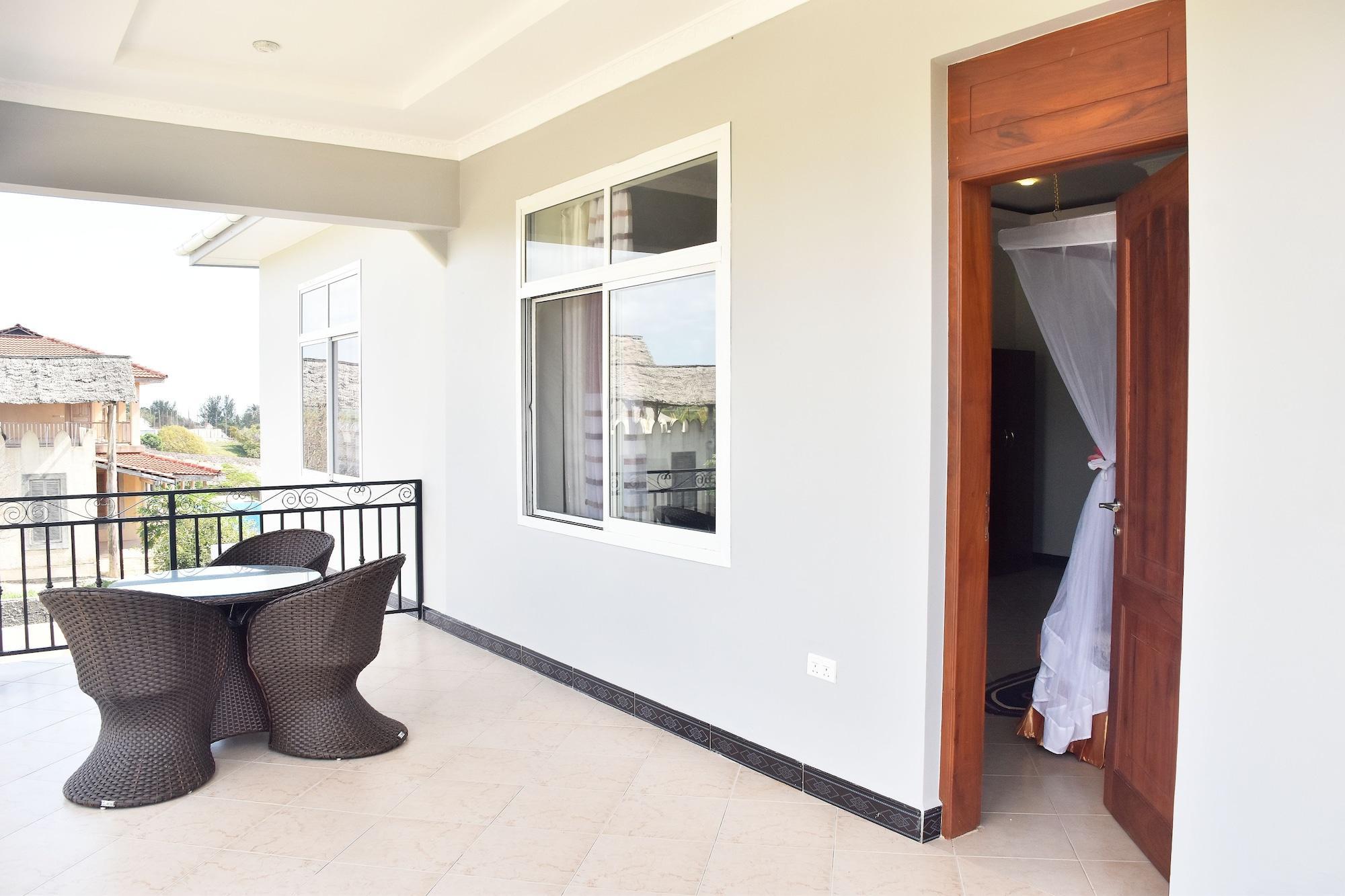 Sea Crest Hotel 3*