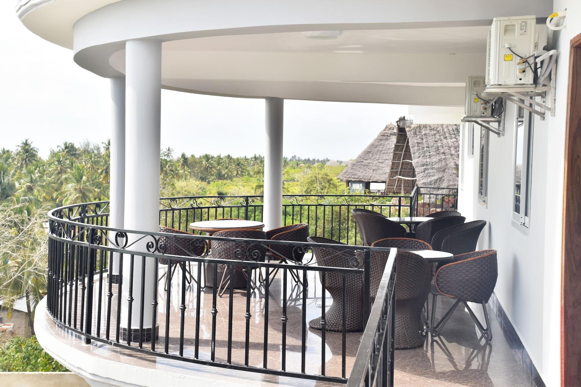 Hotel Sea Crest 3*
