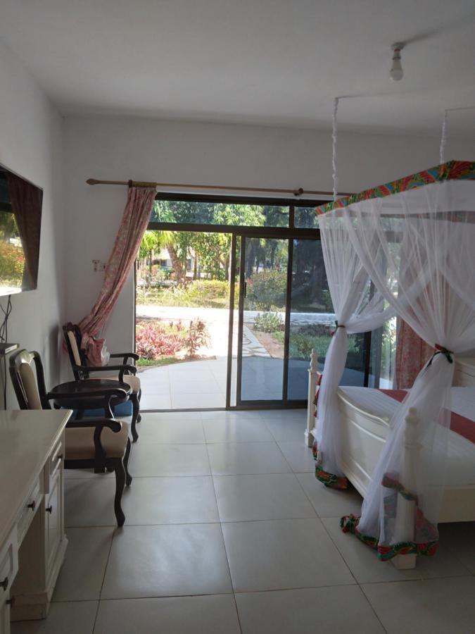 Coconut Tree Village Uroa
