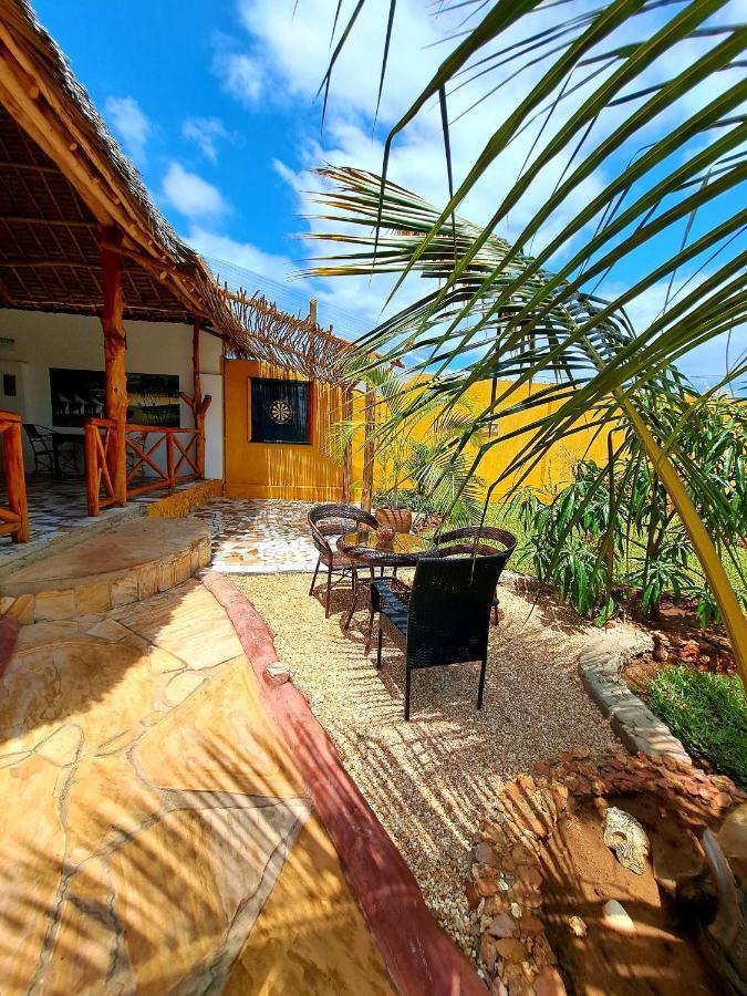 Bed & Breakfast Mimi Na Wewe