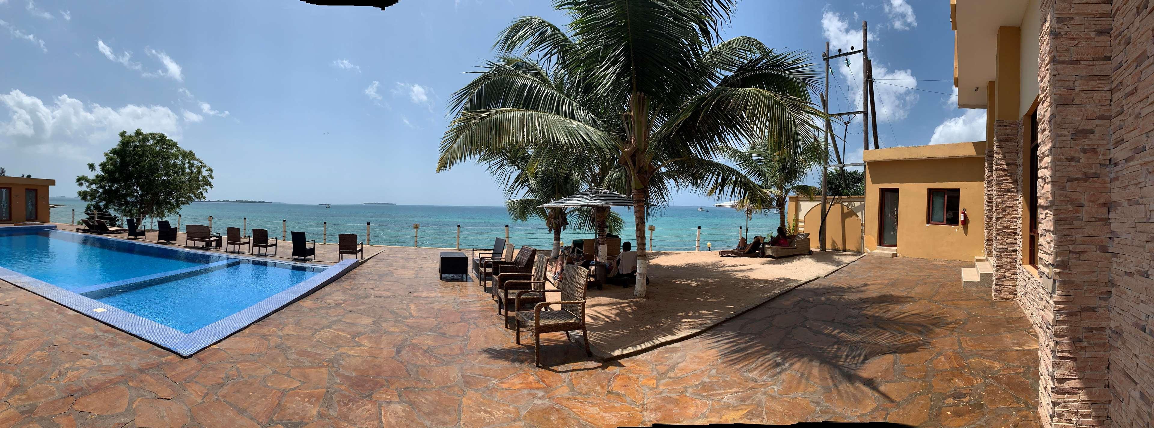 Hotel Golden Tulip 4*