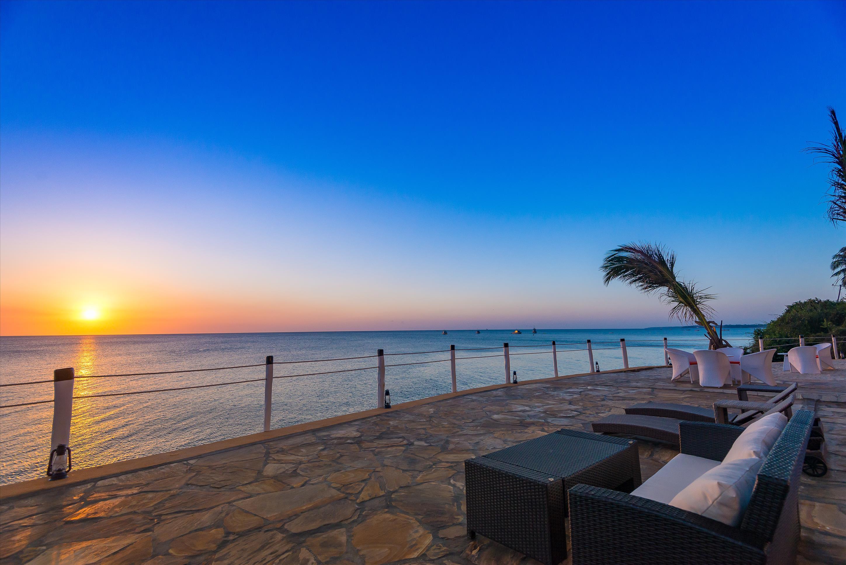 Golden Tulip Hotel 4*