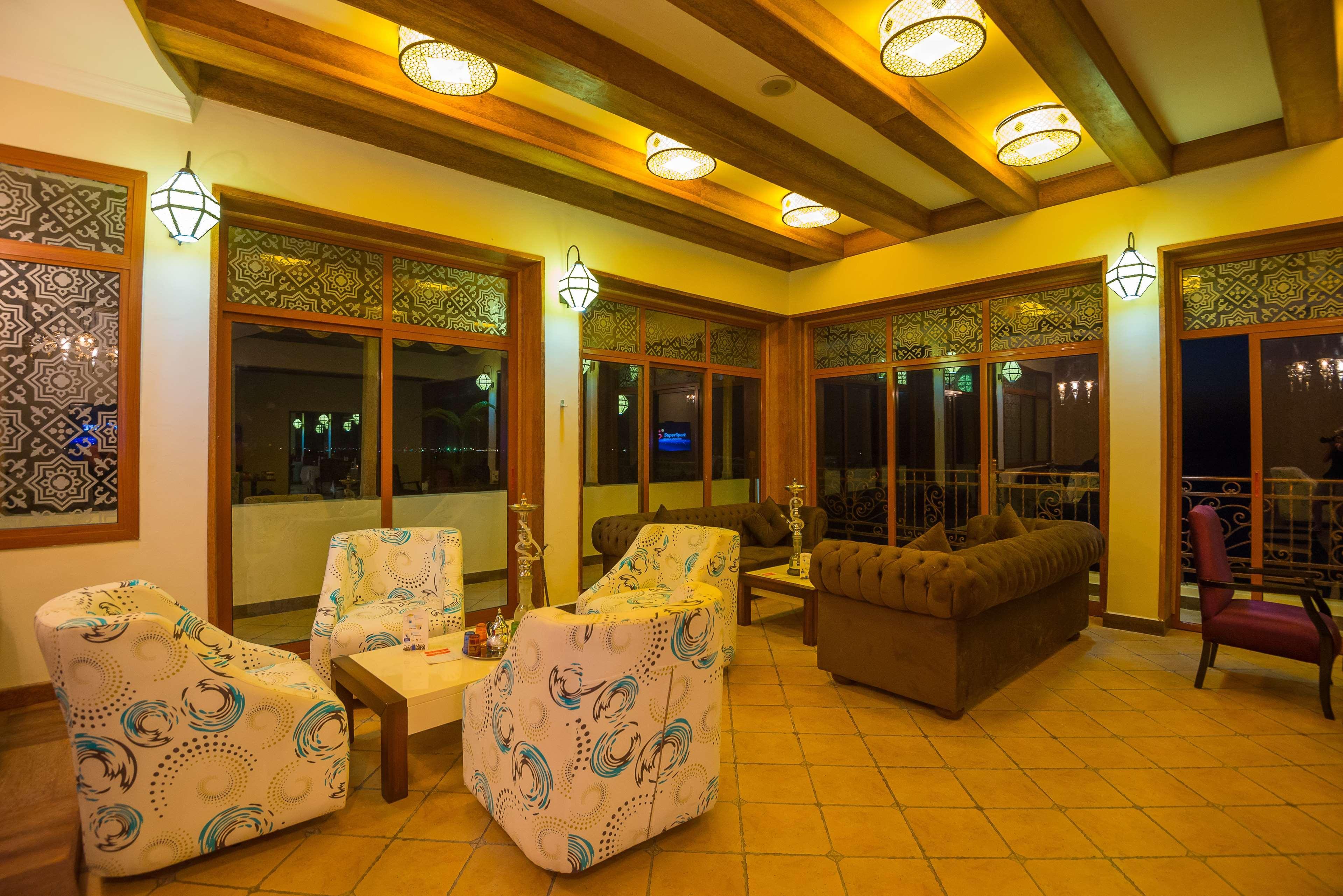 Golden Tulip 4*