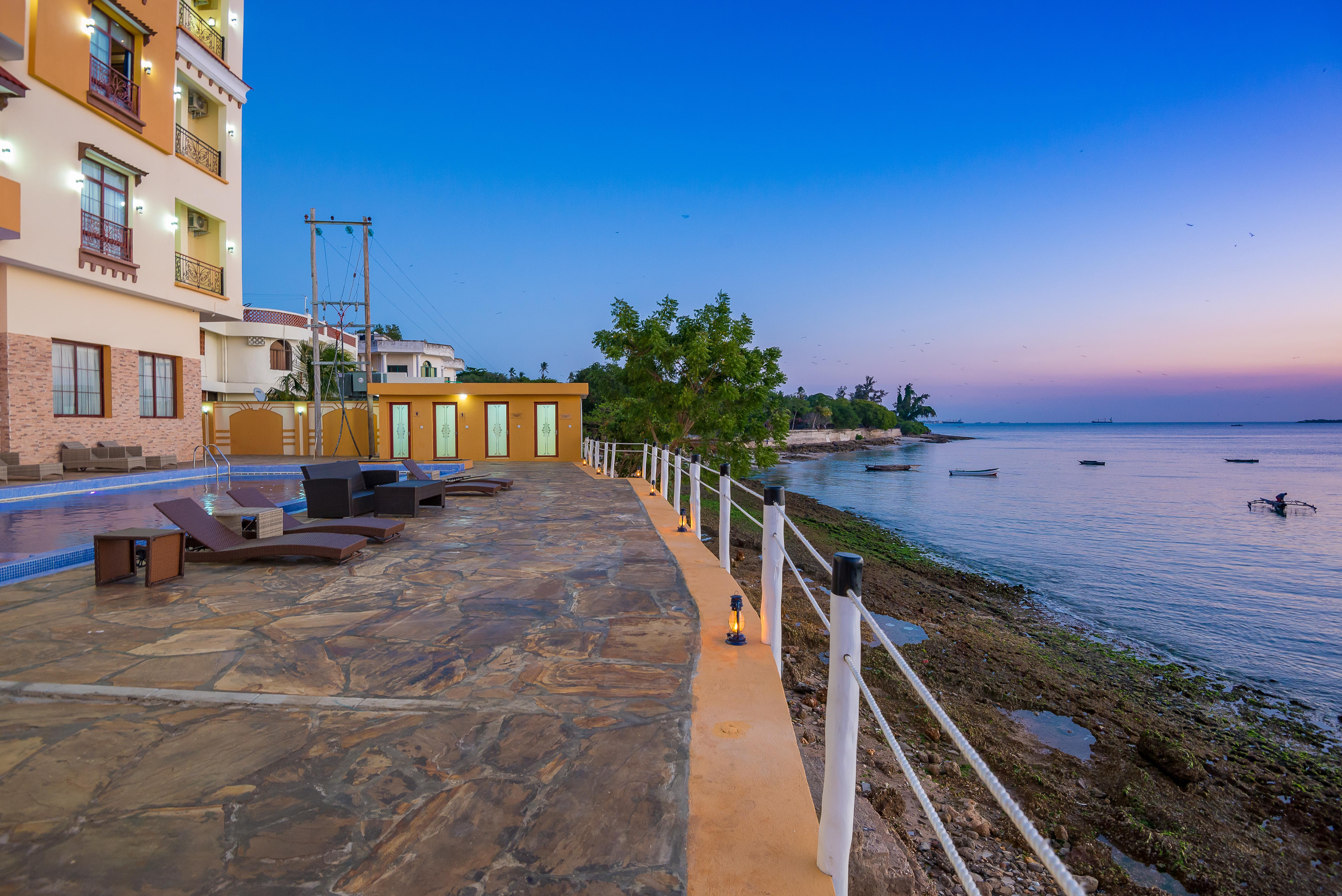 Golden Tulip 4*