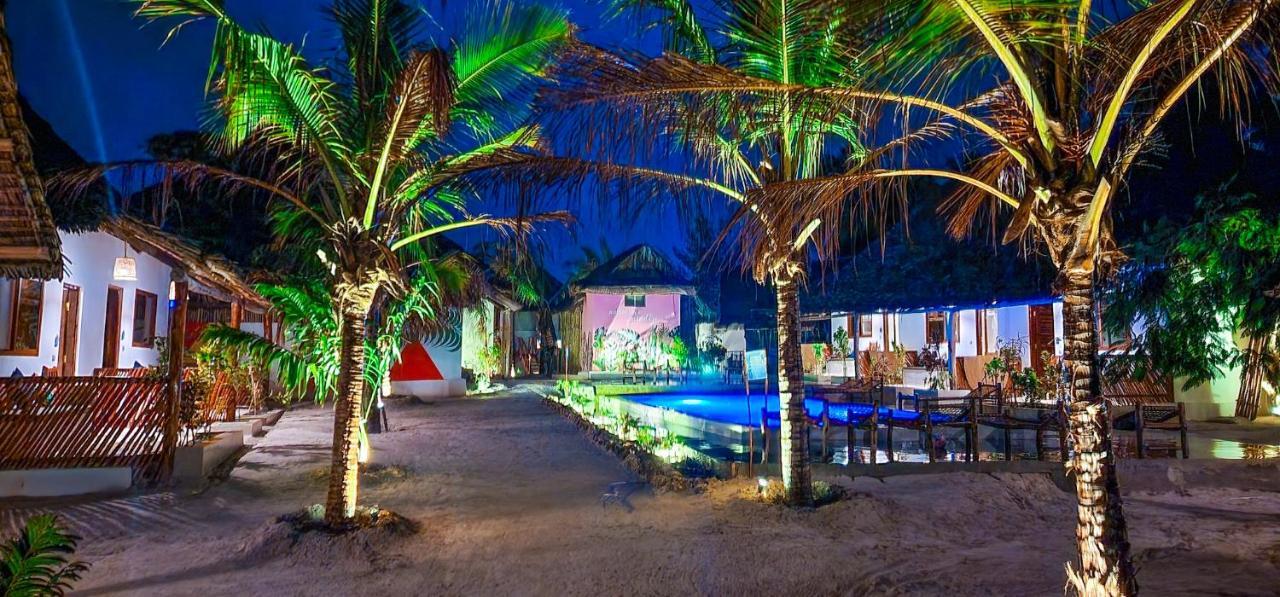 Ananda Lodge *