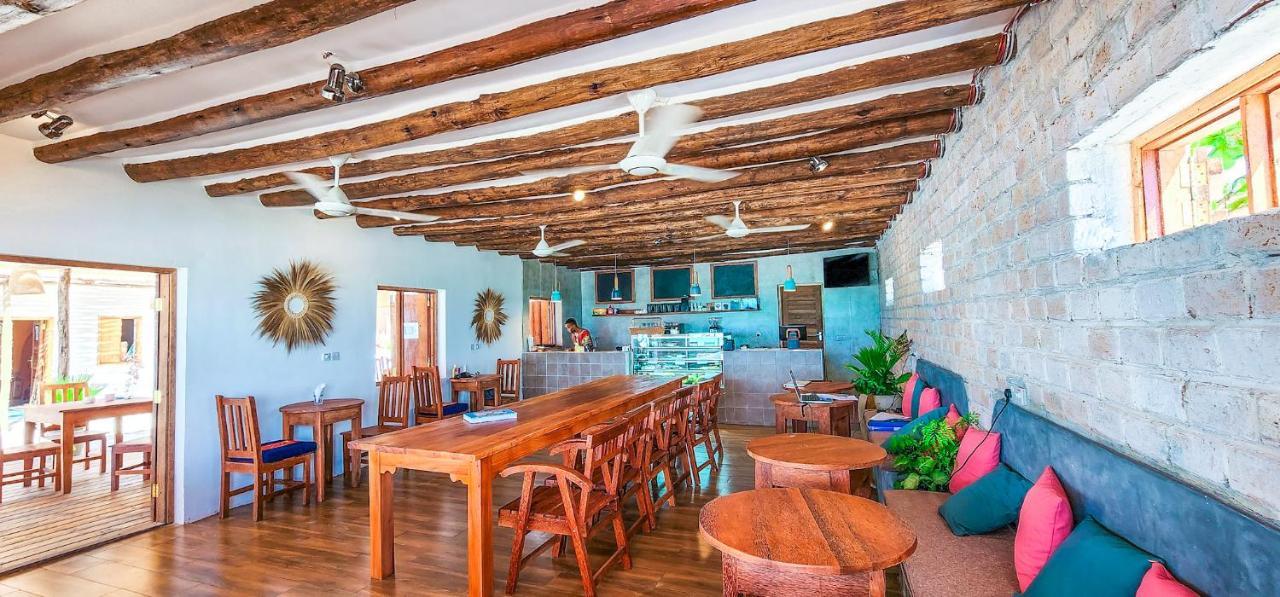Ananda Lodge *