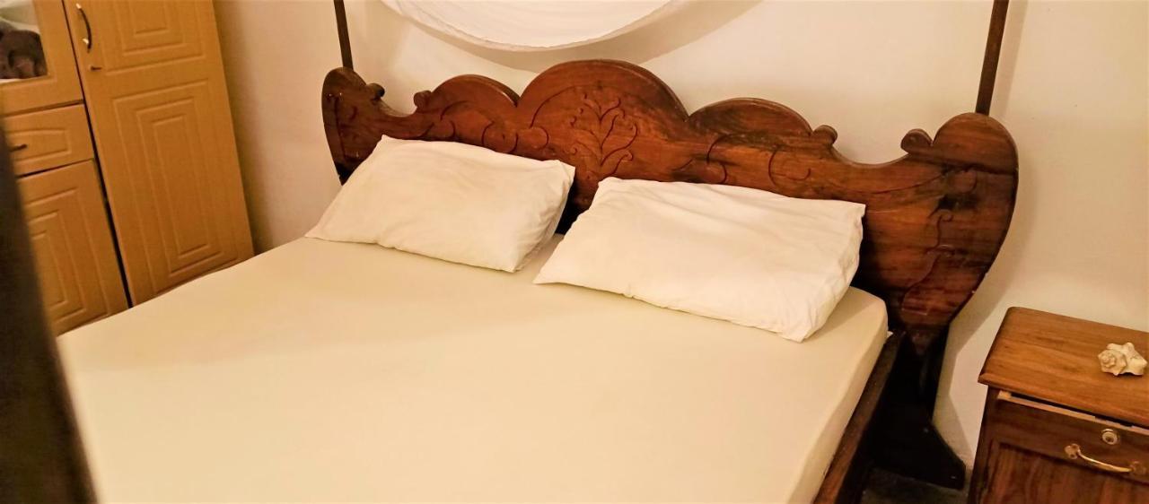 Msafara Lodge, *