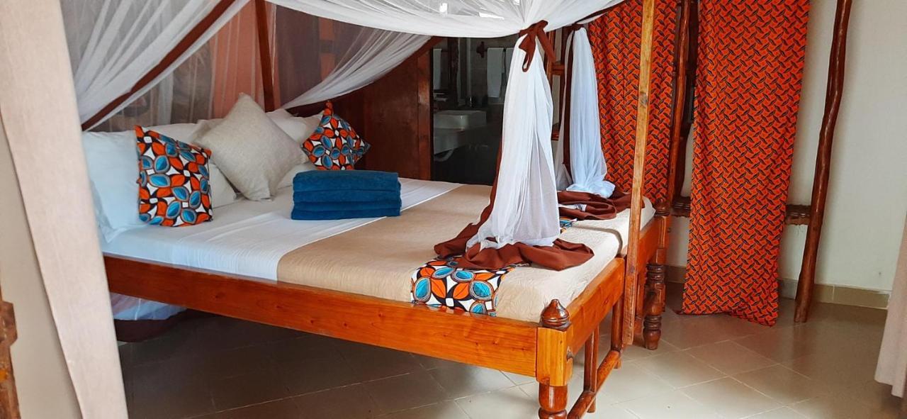 Waikiki Zanzibar Pwani Mchangani