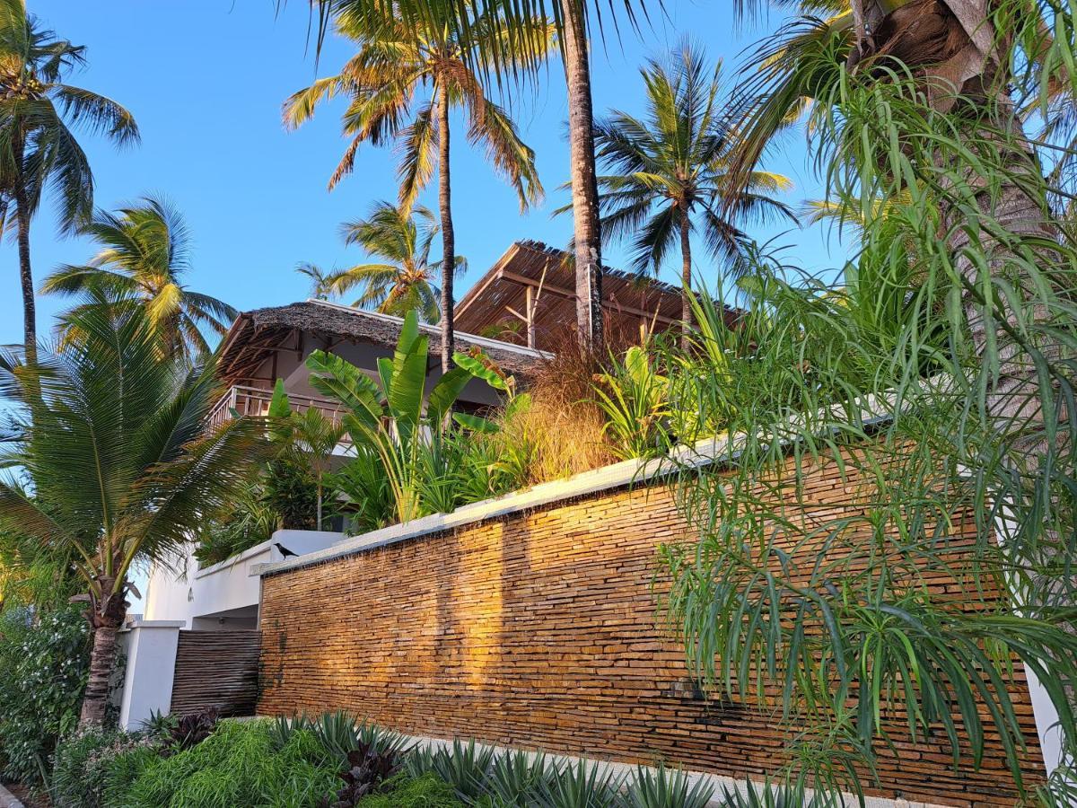 Aluna Hotel 4*