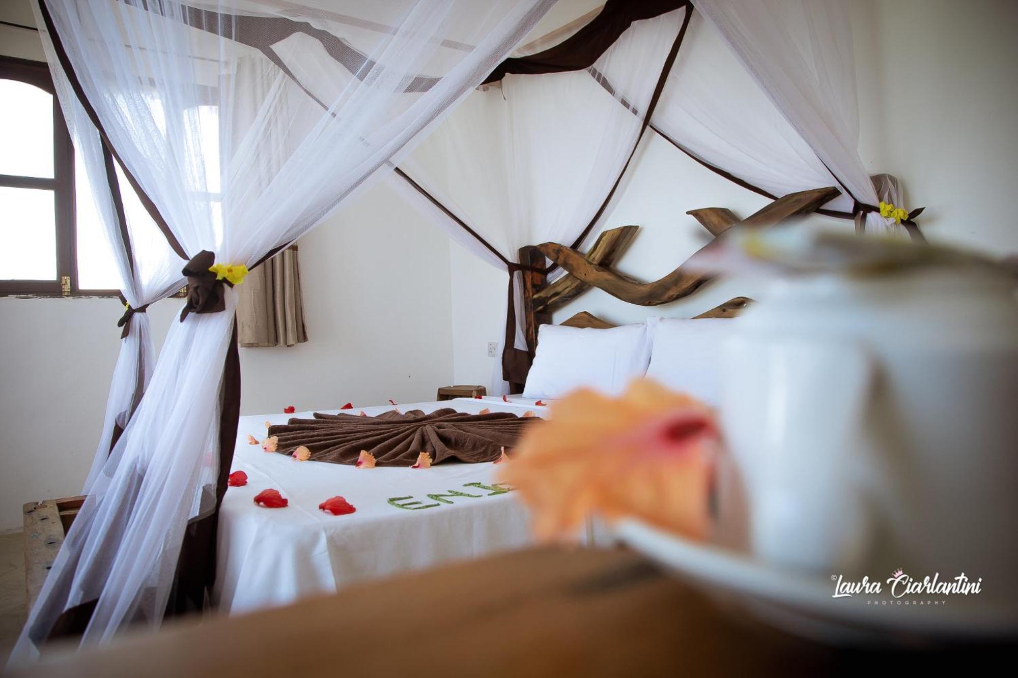 Uroa Zanzibar Vera By Moonshine Hotel Dikoni