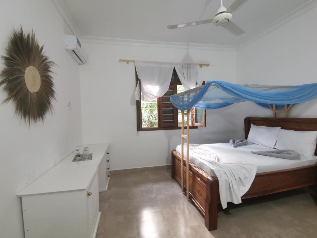 Bed & Breakfast Savi House