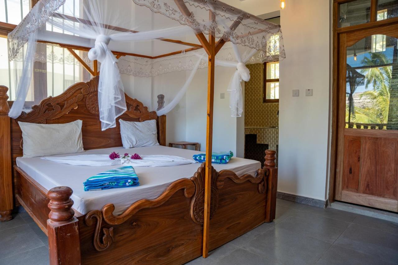 Bed & Breakfast The New Blue Waves 2*