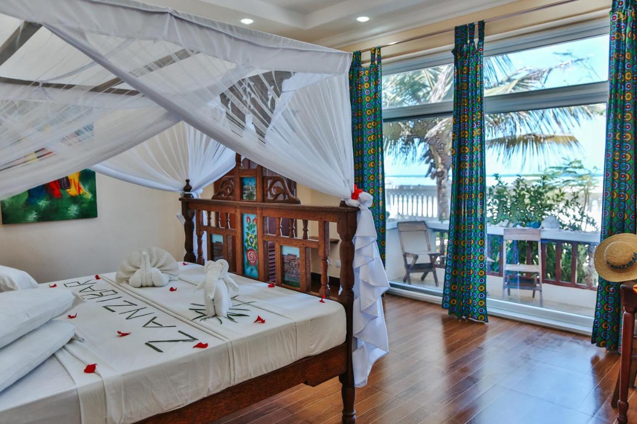 Hotel Mambo Paradise