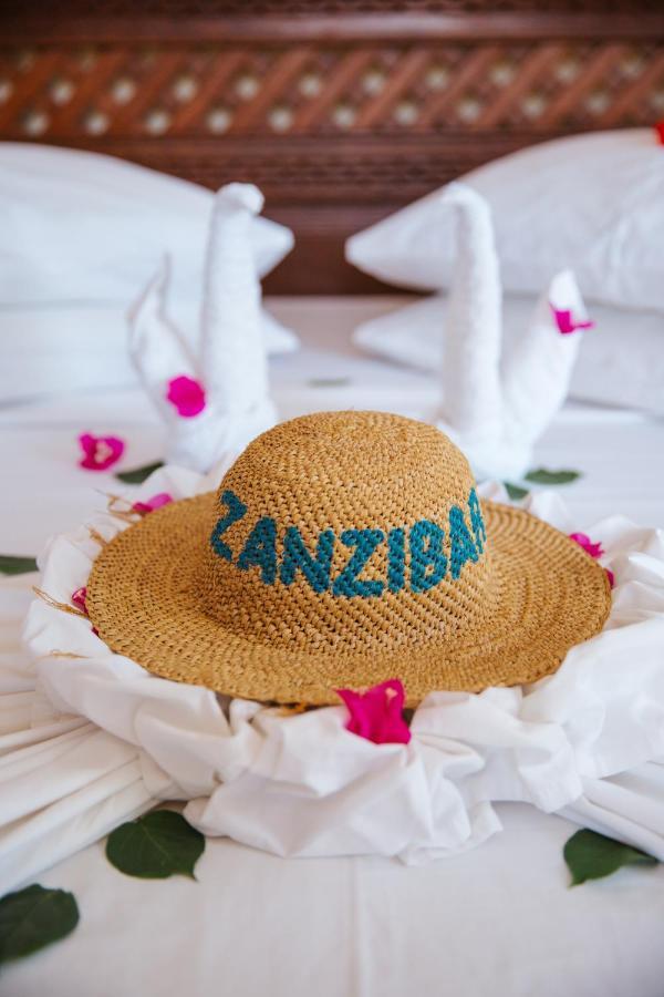 Mambo Paradise Hotel