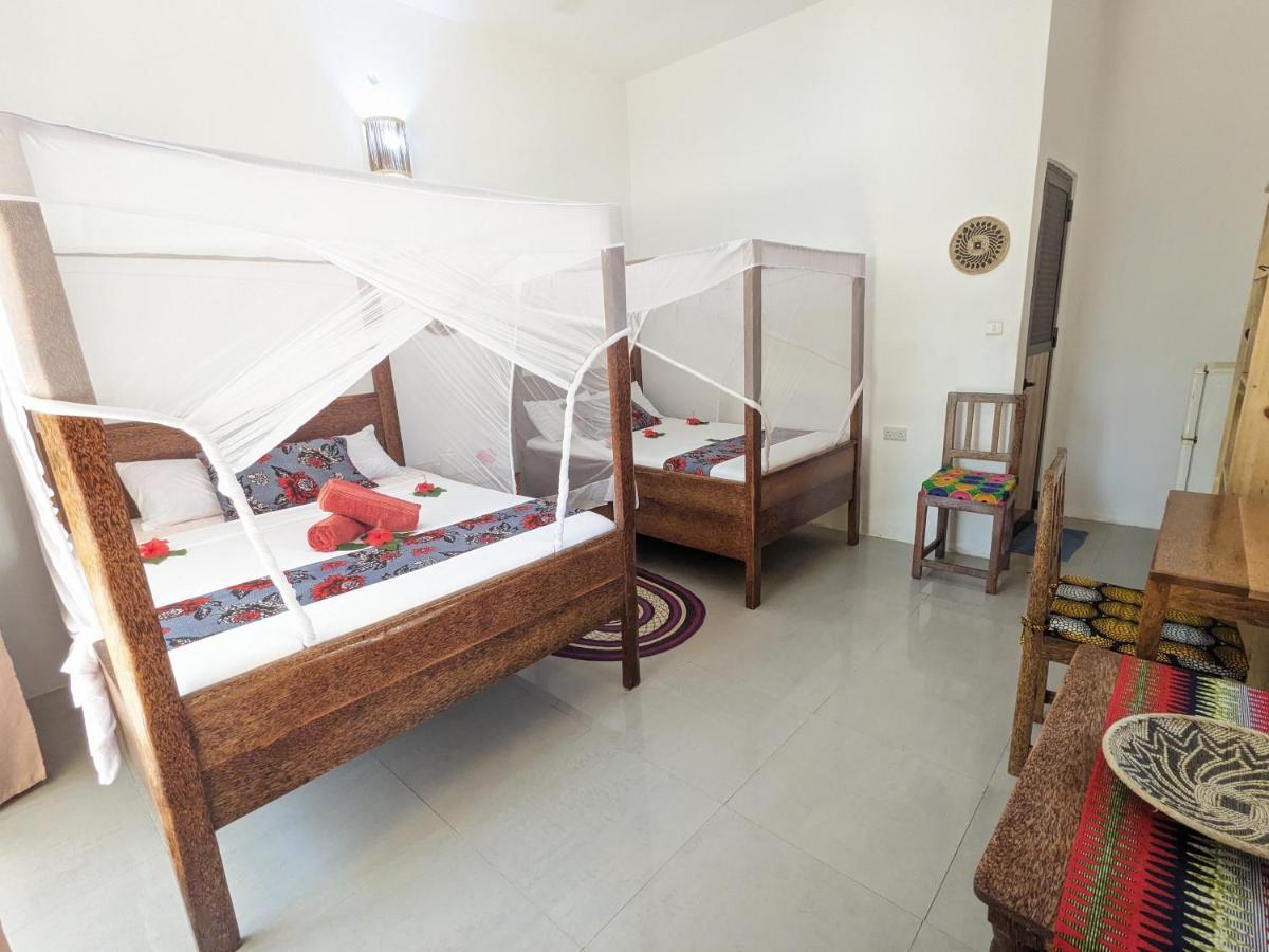 Guest house Mkadi Beach House