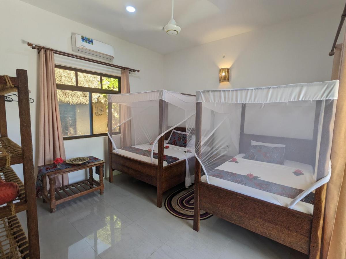 Mkadi Beach House *