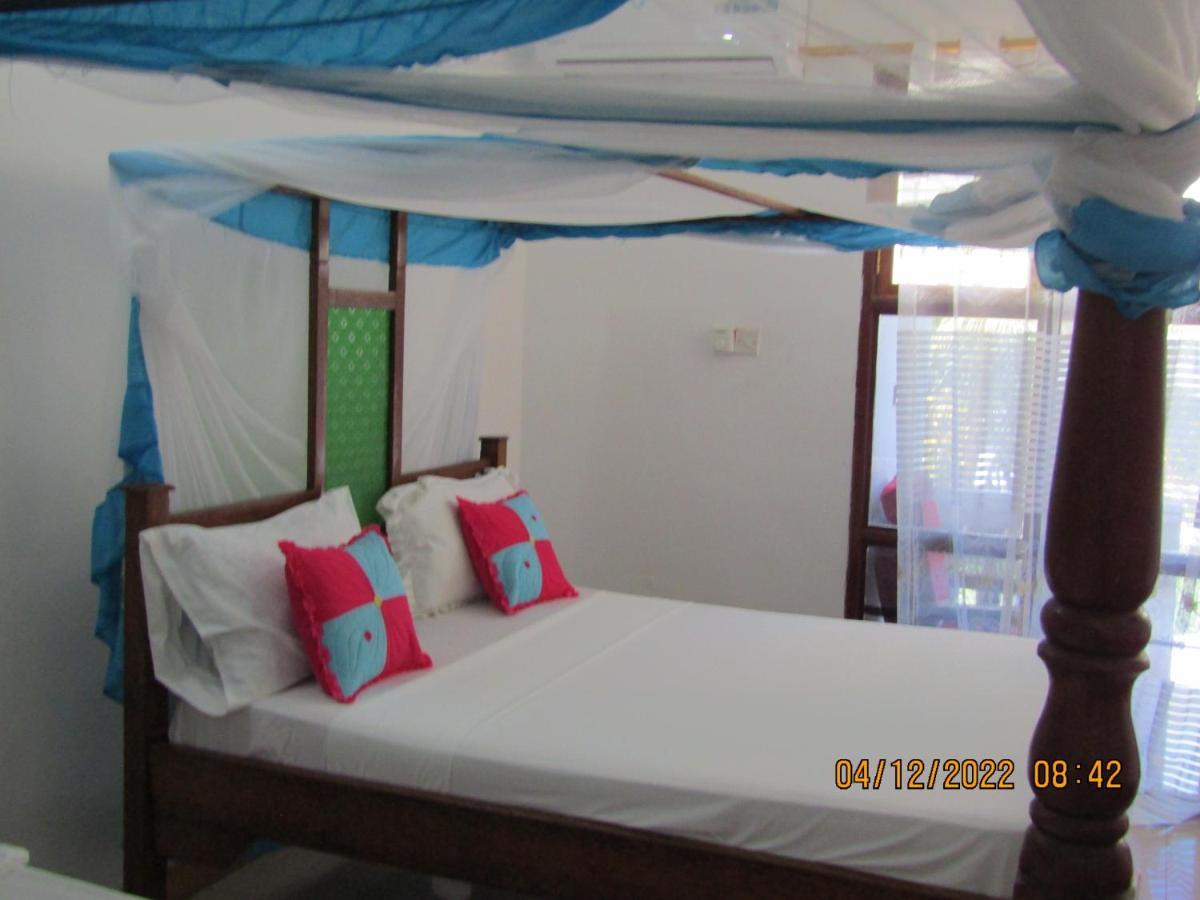 Bed & Breakfast Kivulini And Restaurant