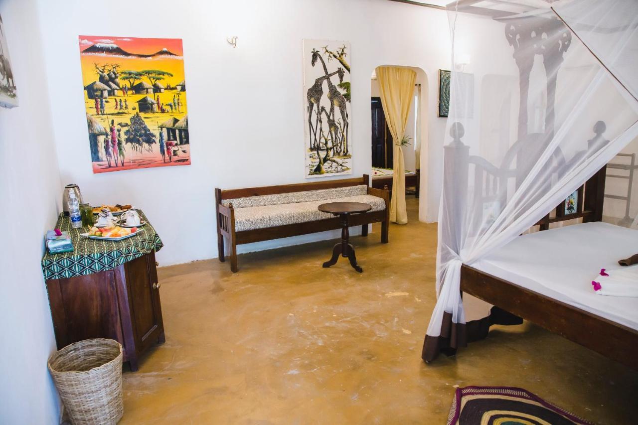 Moonshine Boutique Hotel Uroa