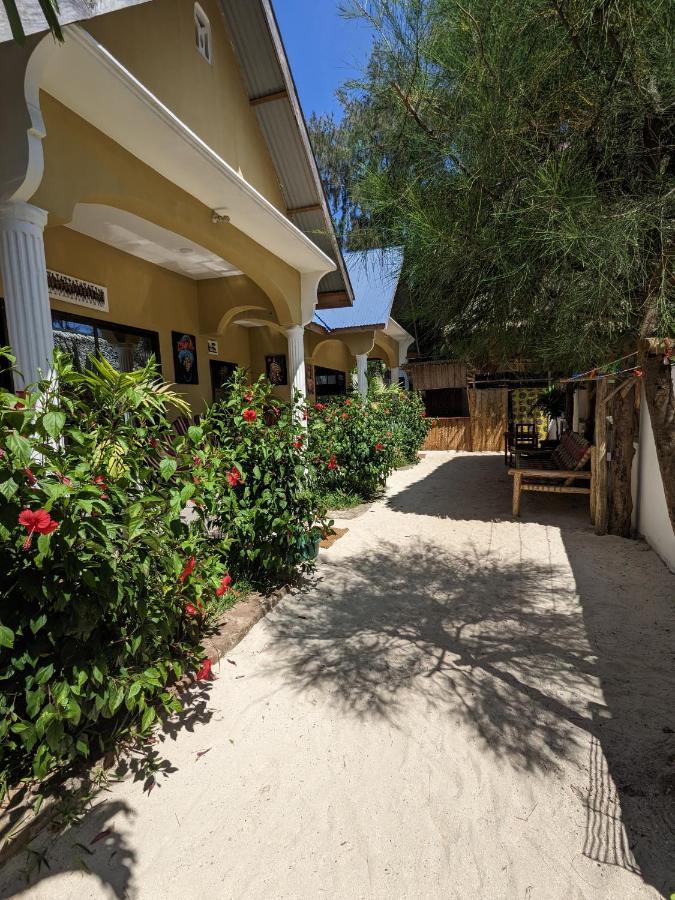 Mkadi Beach House Guest house