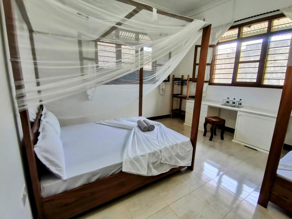 Savi House Bed & Breakfast