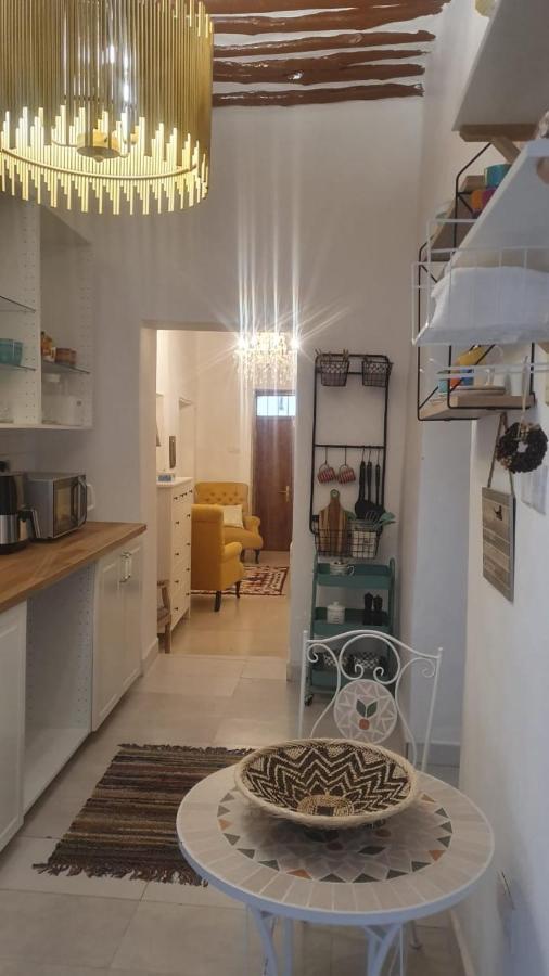 A Cozy 2 Bedroom In Stone Town Apartment *