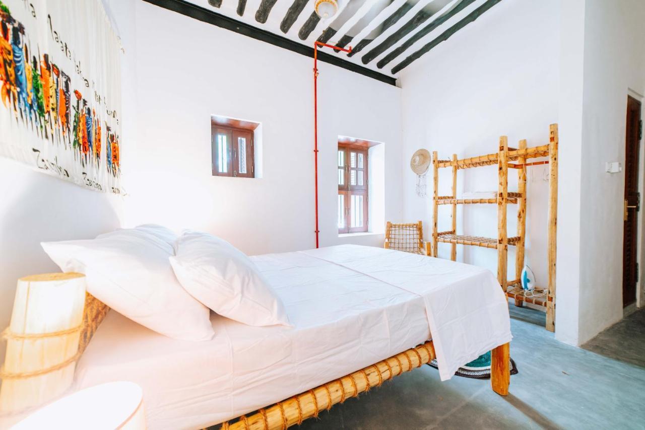 Russian Safari - At The Train's House Stone Town Apartment Zanzibar