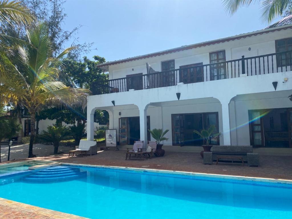 Moonshine Boutique Hotel Uroa