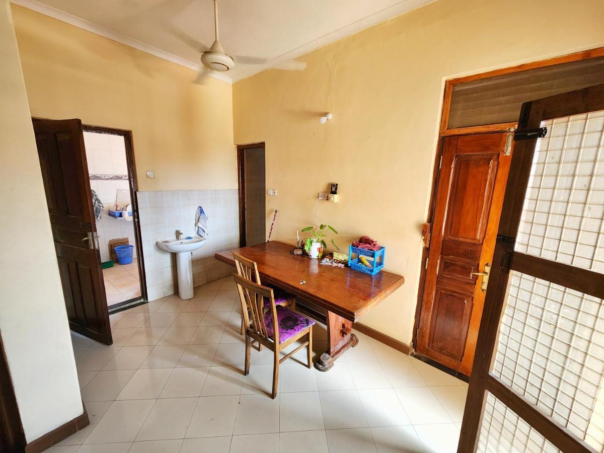 Homestay Friends House, Babu