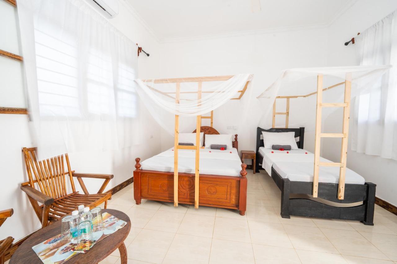 Savi House Bed & Breakfast *