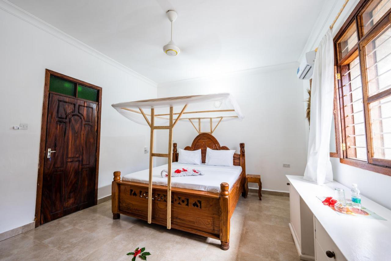 Savi House Bed & Breakfast Nungwi