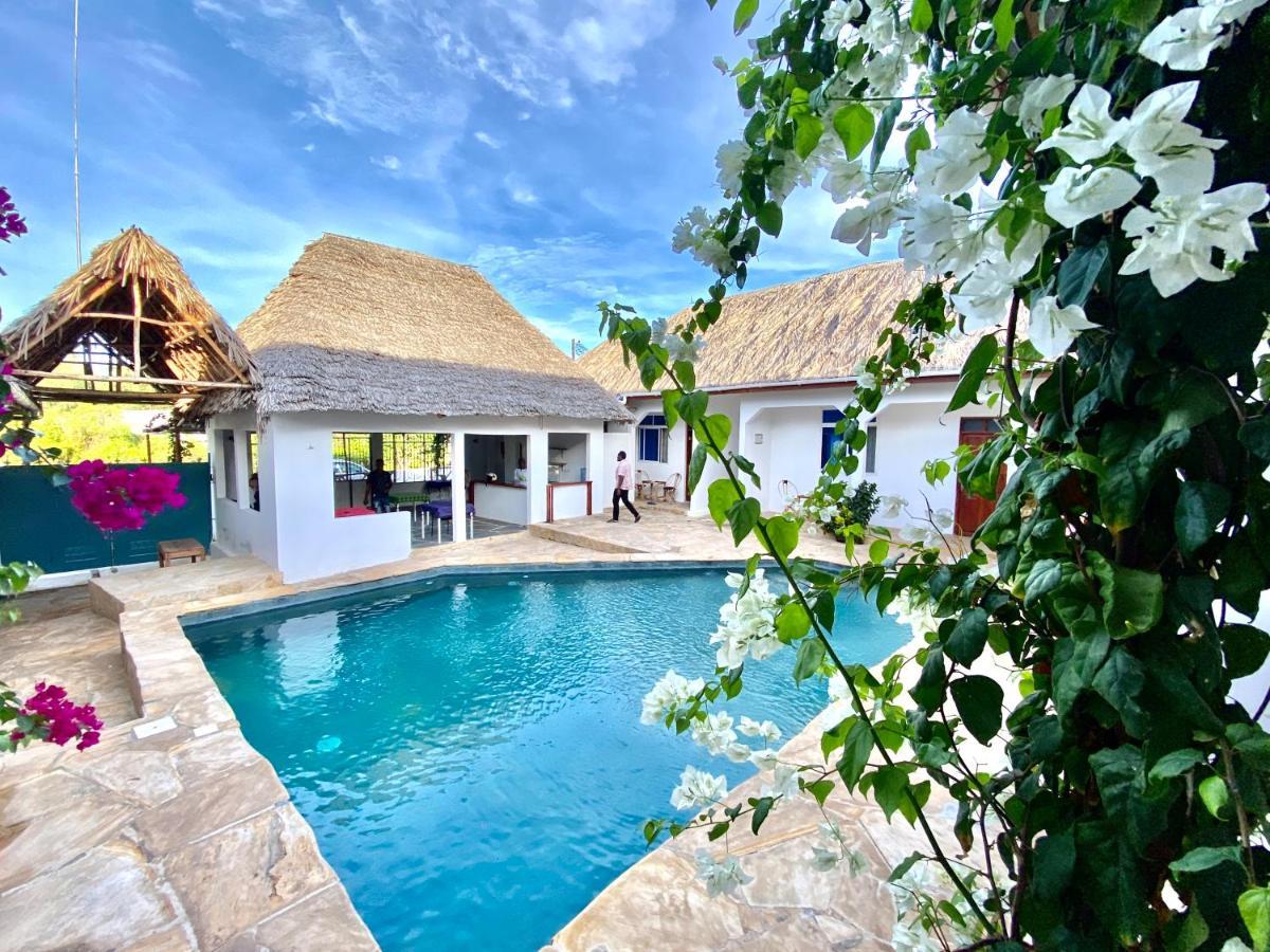 Dragonfly Hotel 3*