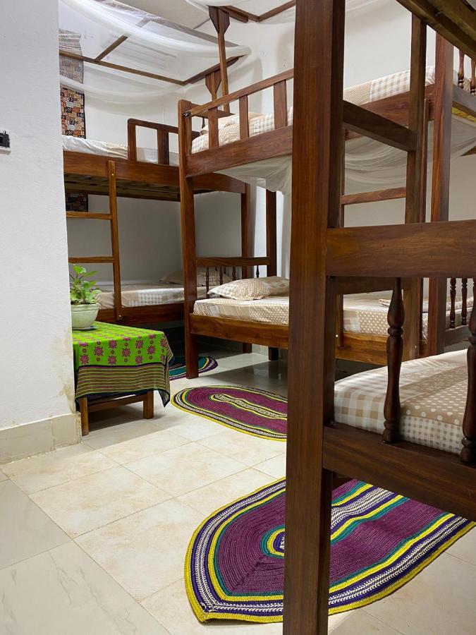Sanaa Hostel *