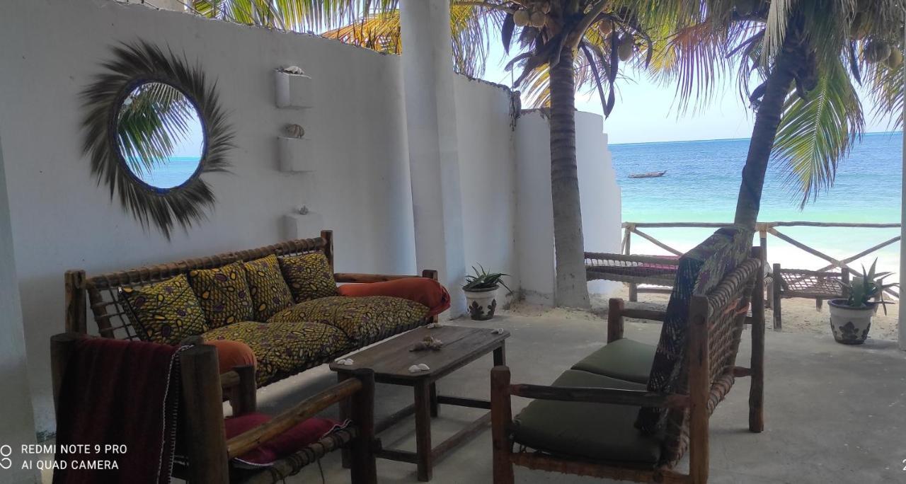 Mina Beachhouse