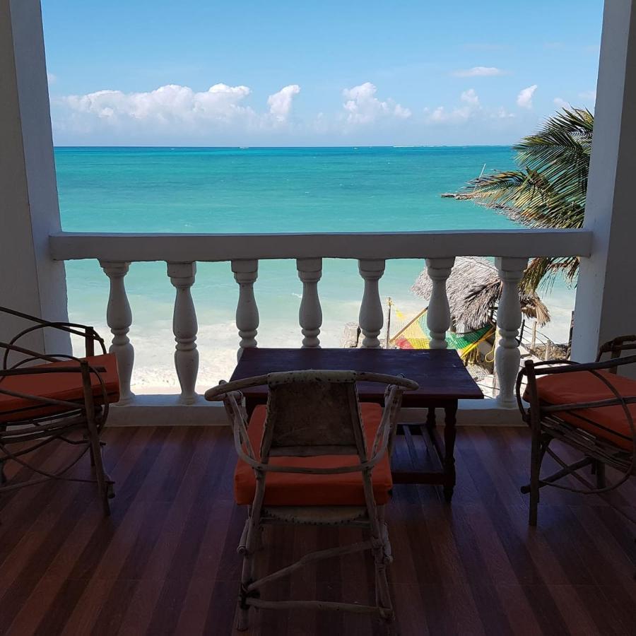 Mina Beachhouse Bed & Breakfast 2*