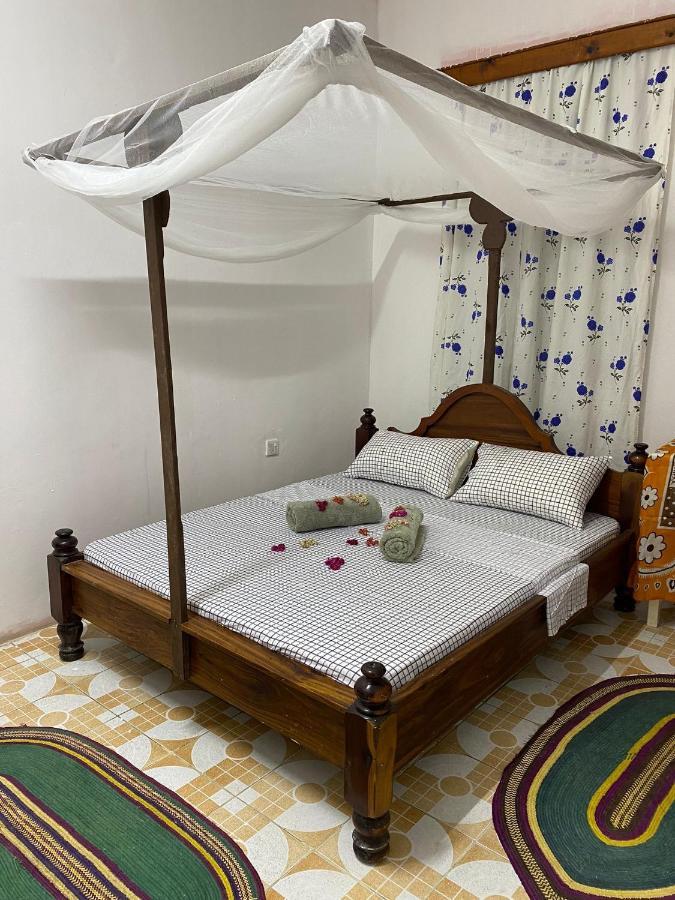 Sanaa Hostel *
